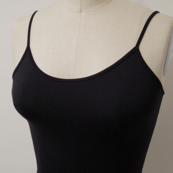 SOLD - Seamless layer tank black scoop neck - Picture 2 of 6